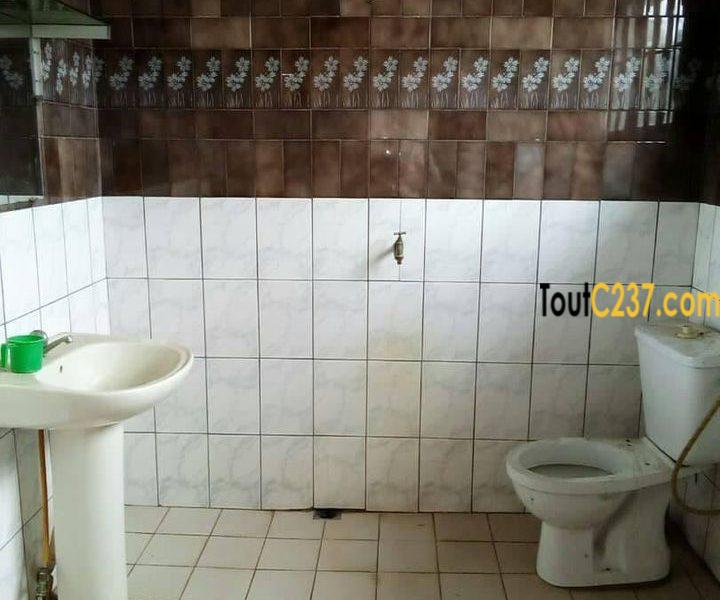 Maison duplex à vendre à Pk12, Douala