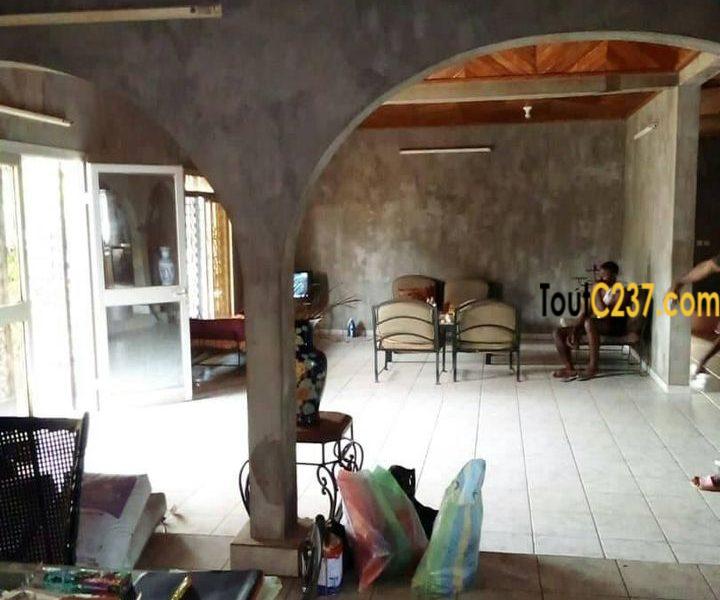 Maison duplex à vendre à Pk12, Douala