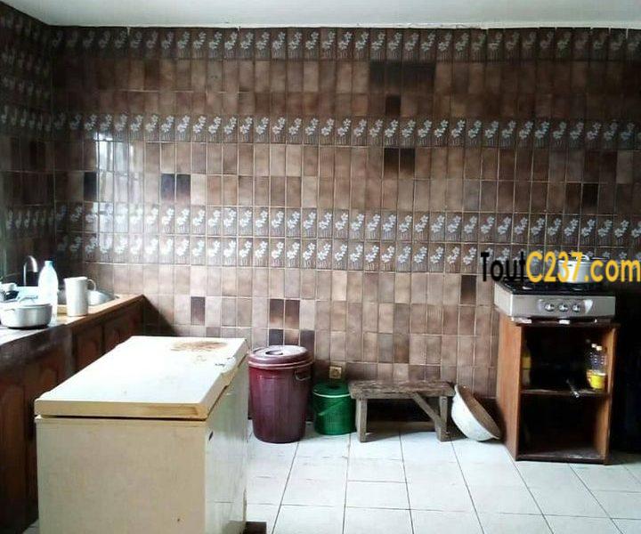 Maison duplex à vendre à Pk12, Douala