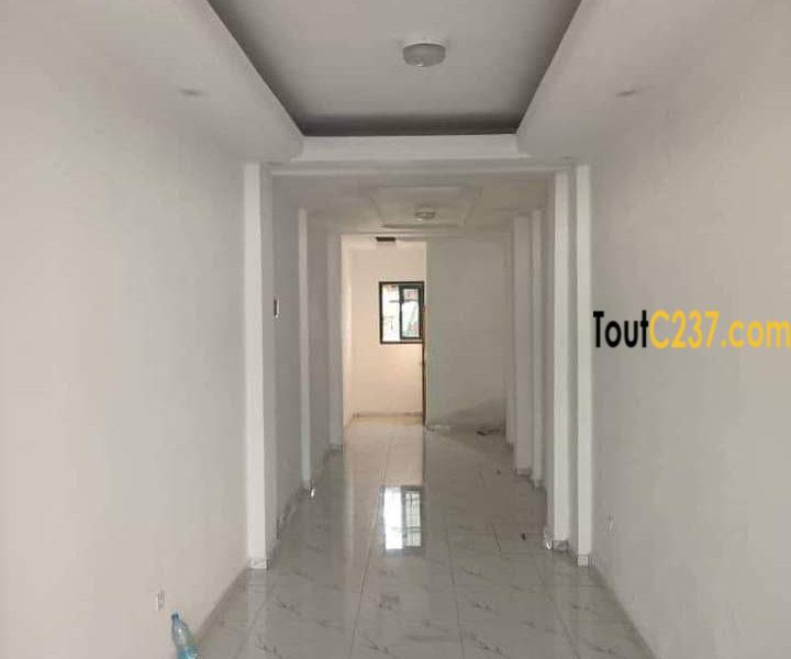 Boutique à louer à Bonapriso Douala