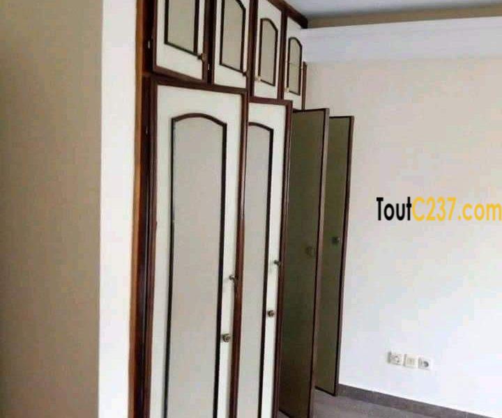 Appartement à louer à Bonapriso Douala