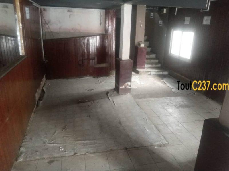 Espace commercial à louer à Akwa, Douala