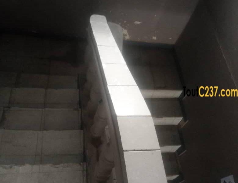 Espace commercial à louer à Akwa, Douala