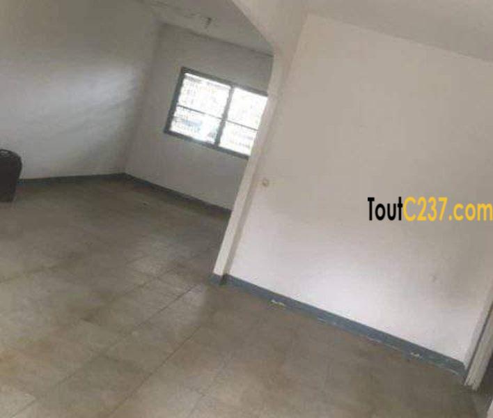 Maison en villa a vendre à Bonamoussadi