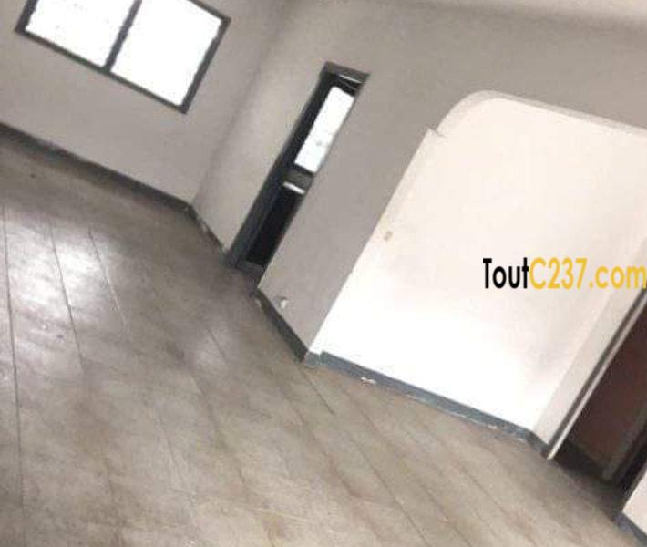 Maison en villa a vendre à Bonamoussadi