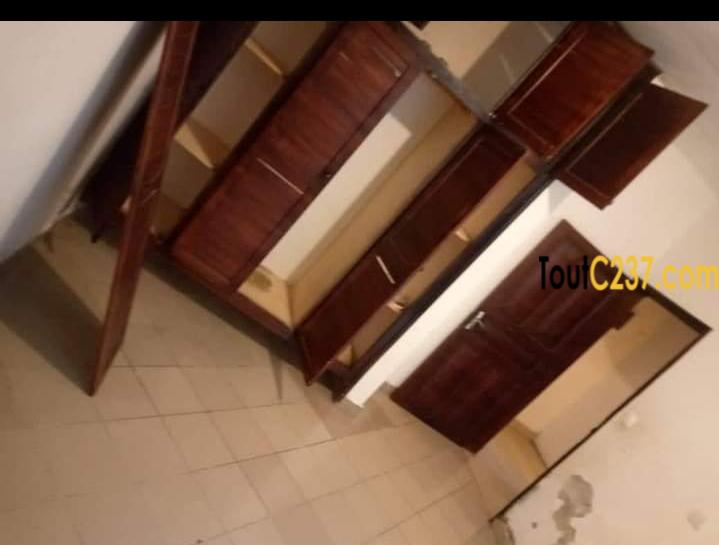 Maison en villa a louer à Makepe