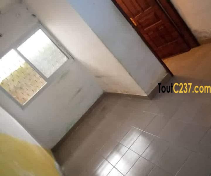 Maison en villa a louer à Makepe