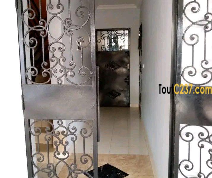 Studio Moderne à louer à Makepe