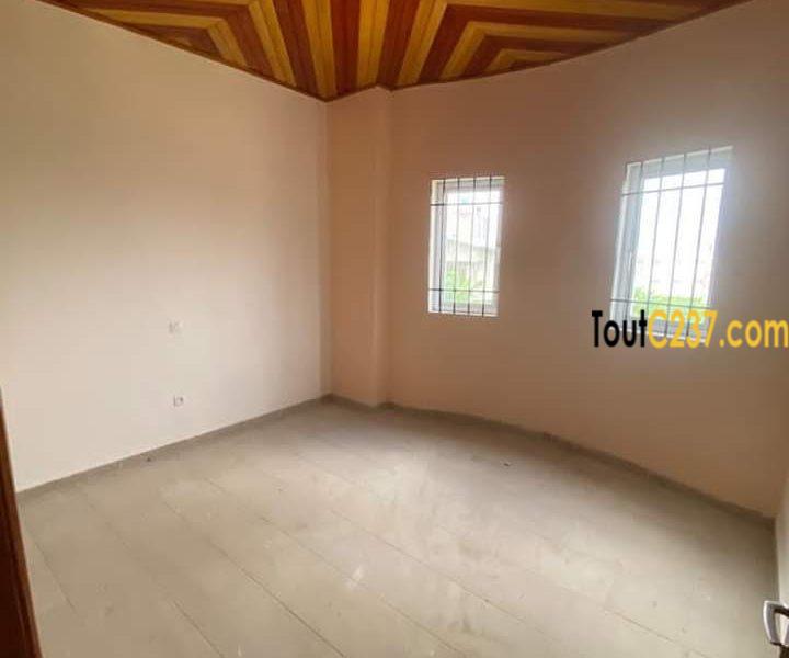 Maison en duplex à louer à Logpom