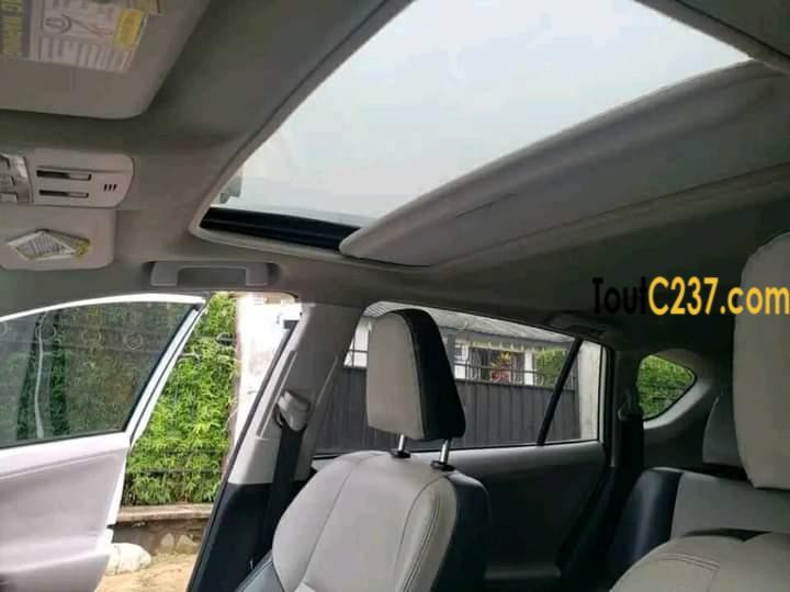 Toyota Rav4 à vendre à Douala