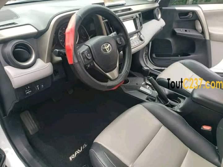 Toyota Rav4 à vendre à Douala