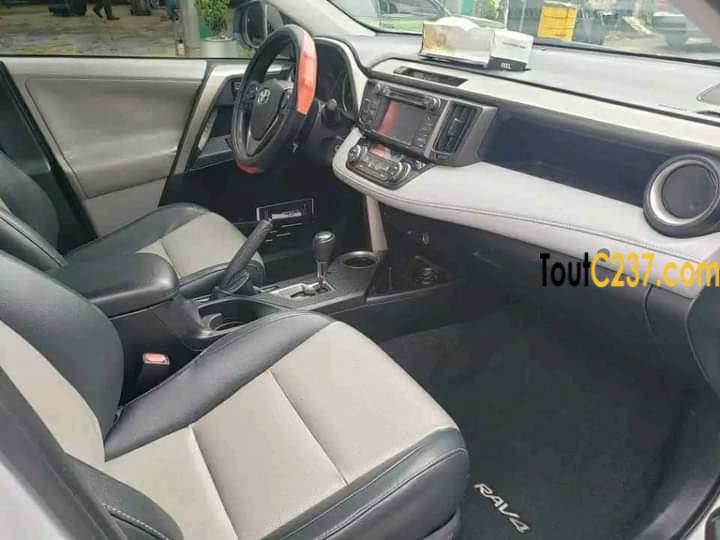 Toyota Rav4 à vendre à Douala