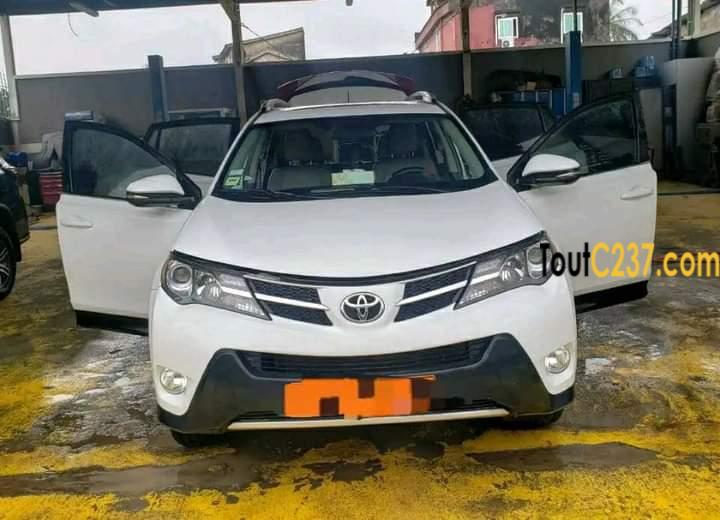 Toyota Rav4 à vendre à Douala