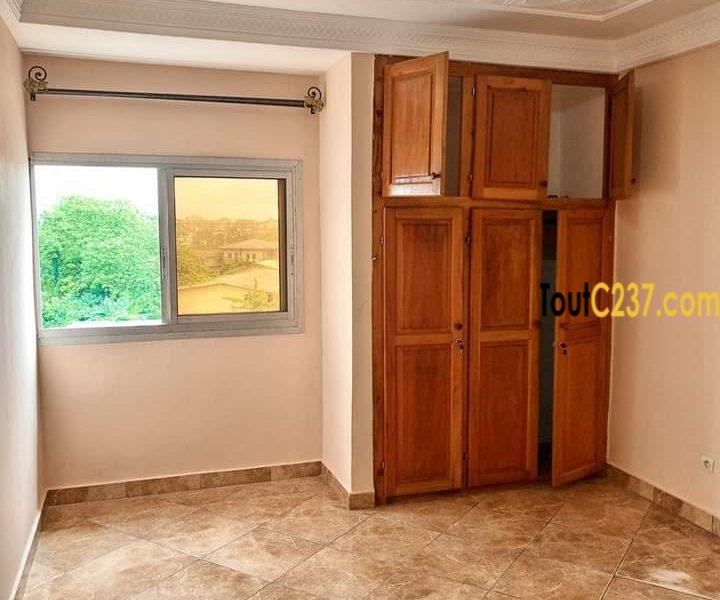 Appartement à louer à Logpom Douala