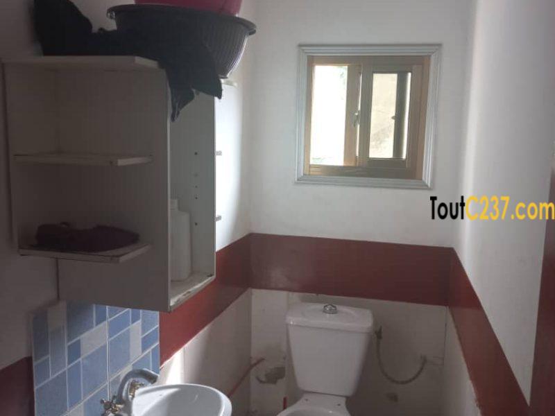 Bureau à louer à Bonapriso, Douala
