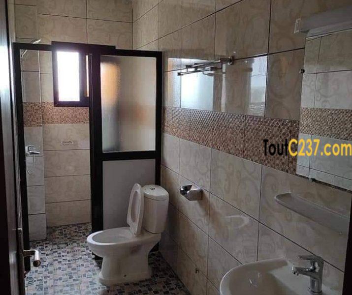 Appartement à Louer à Logpom Douala