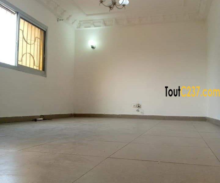 Appartement à louer à Bessengue Douala