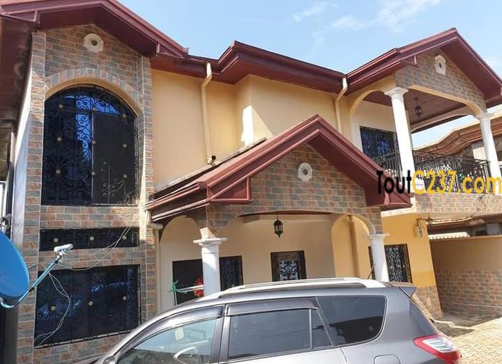 Maison en duplex à vendre à Makepe