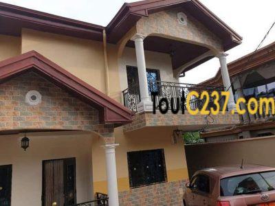 Maison en duplex à vendre à Makepe