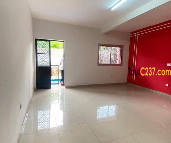 Appartement à louer à Makepe