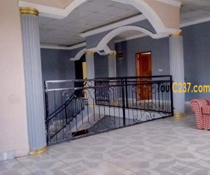 Maison en duplex à louer à Cité des Palmiers