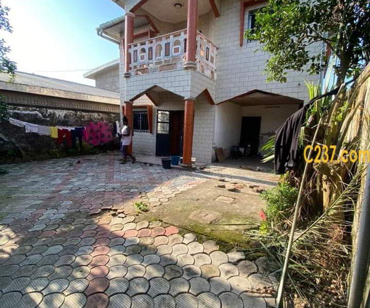 Maison en duplex à vendre à Kotto