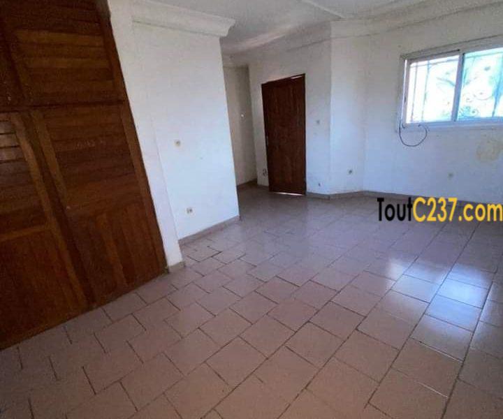 Maison en duplex à vendre à Kotto