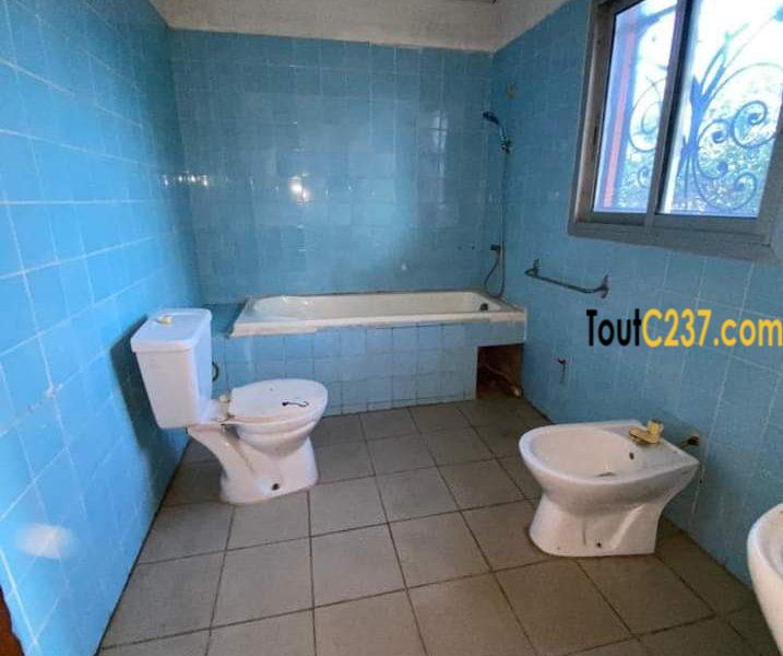 Maison en duplex à vendre à Kotto