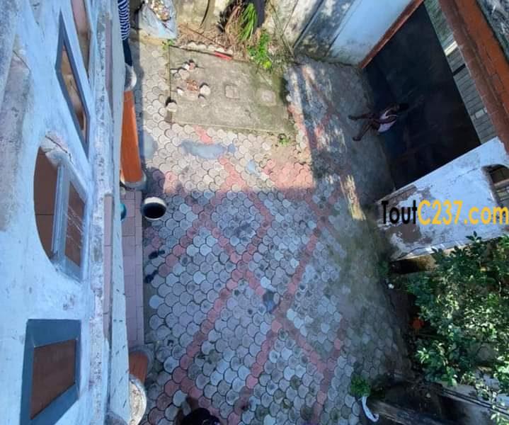 Maison en duplex à vendre à Kotto
