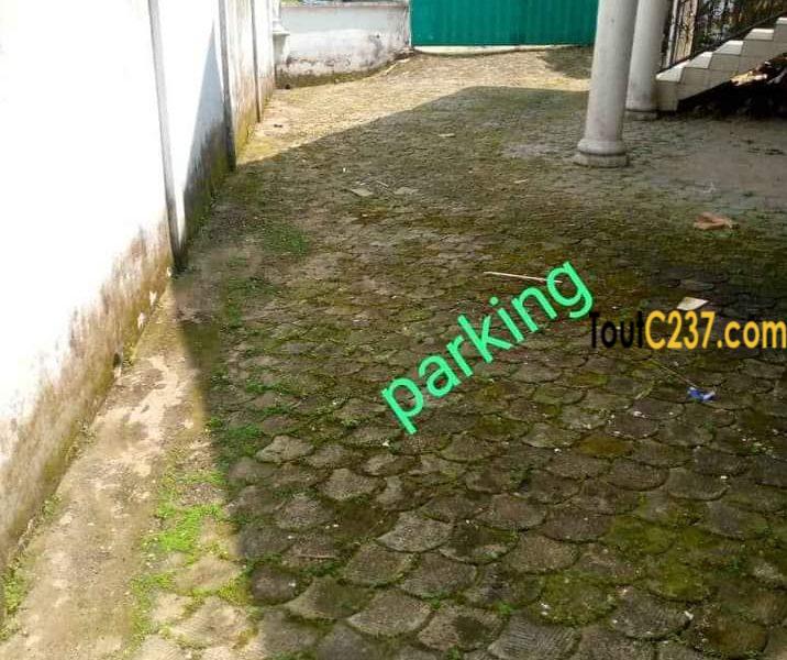 Maison en villa à louer à Logpom