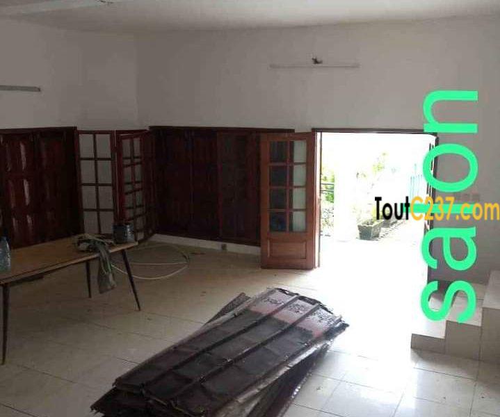 Maison en villa à louer à Logpom