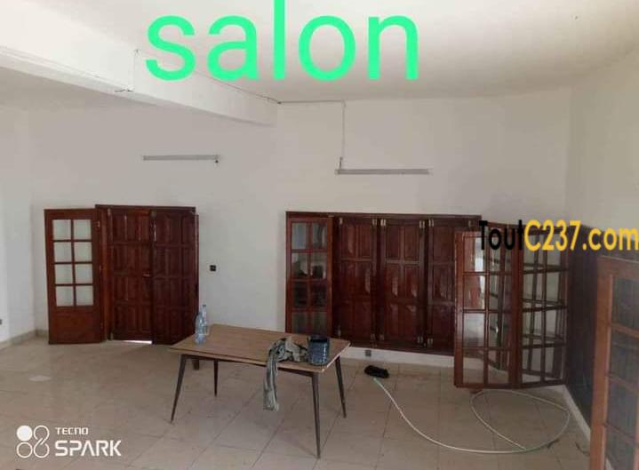 Maison en villa à louer à Logpom