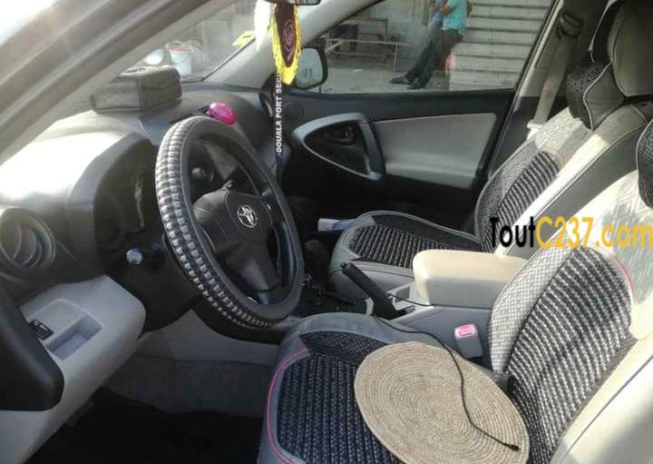 Toyota Rav4 à vendre à Douala