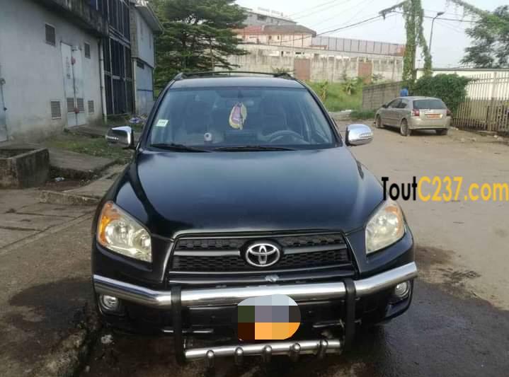 Toyota Rav4 à vendre à Douala