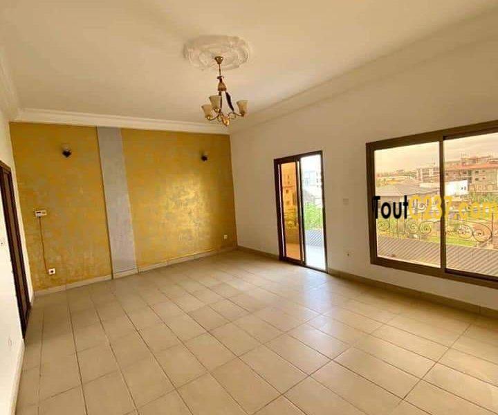Appartement à louer à Bonamoussadi Douala
