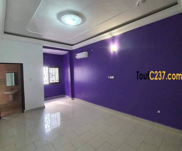 Appartement à louer à Bonamoussadi
