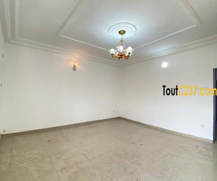 Appartement neuf à louer à Logbessou