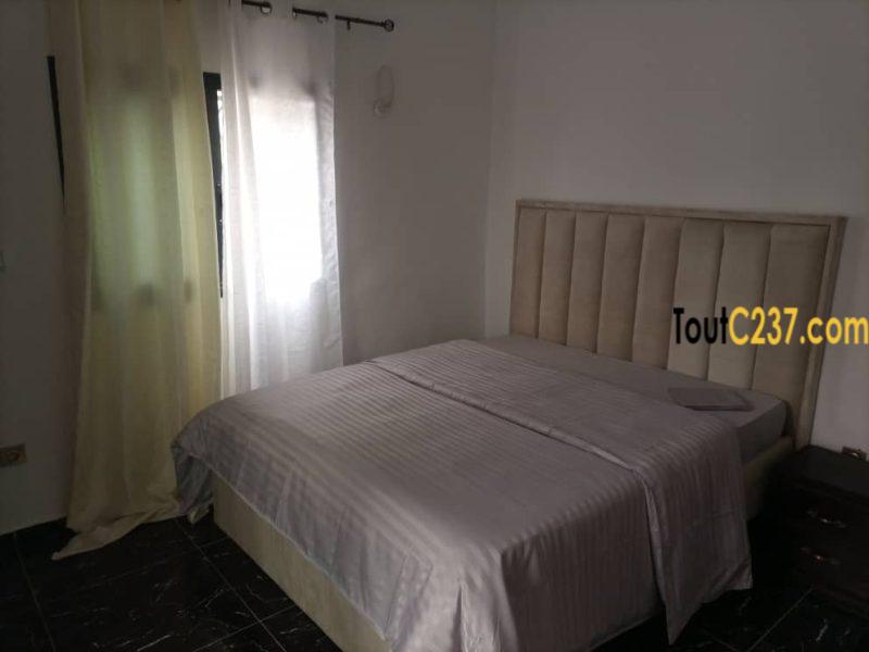 Appartement en duplex meublé à Makepe