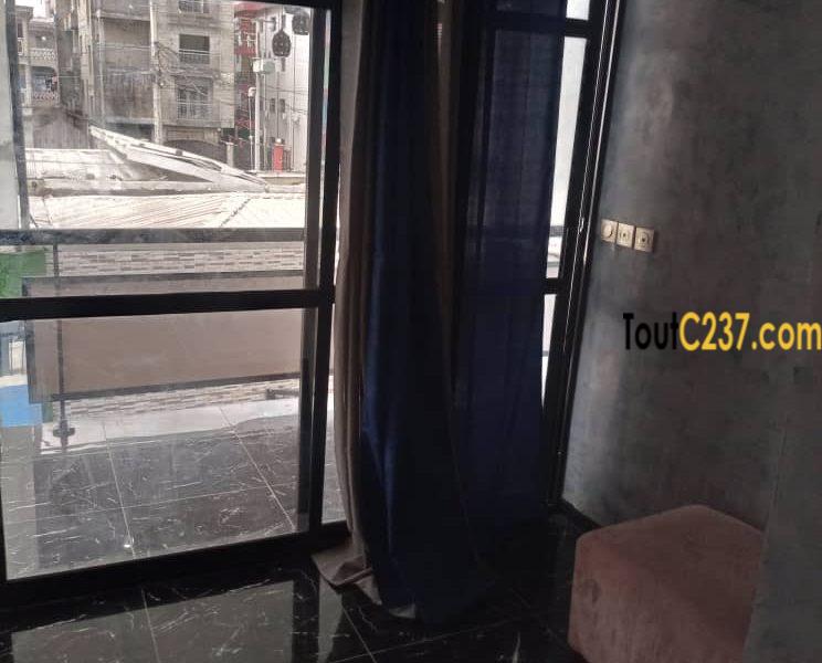 Appartement en duplex meublé à Makepe