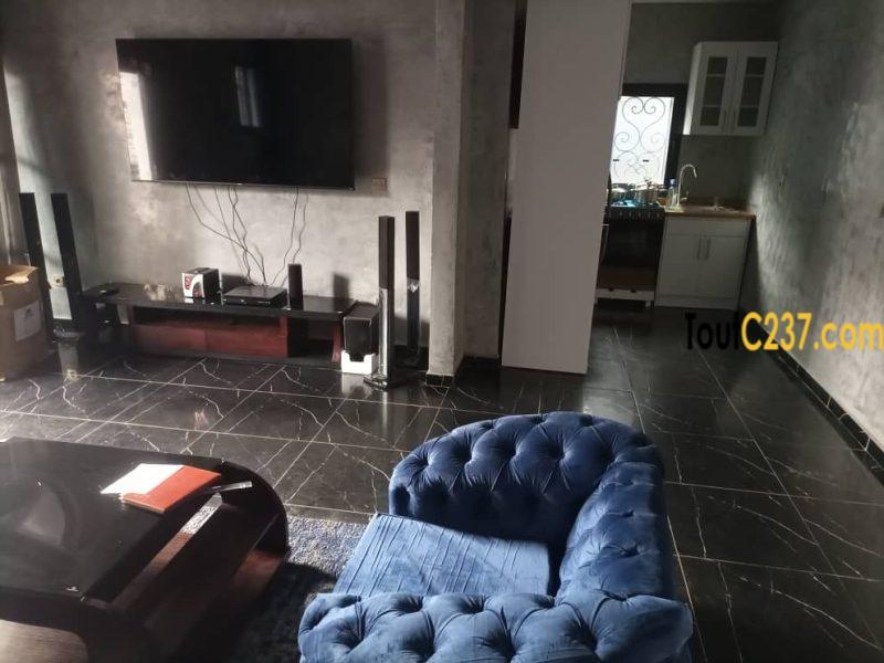 Appartement en duplex meublé à Makepe