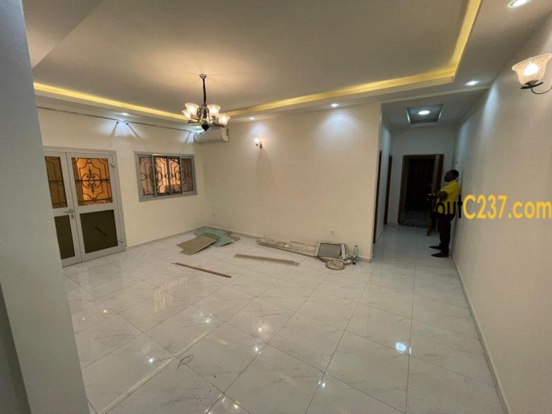 Appartement neuf à louer à Logbessou