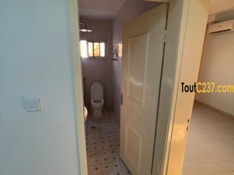 Appartement neuf à louer à Logbessou