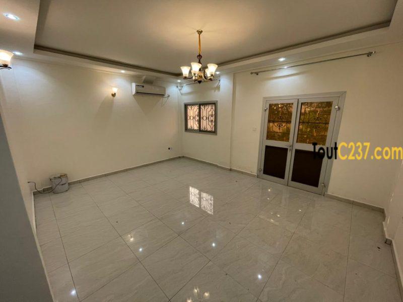 Appartement neuf à louer à Logbessou