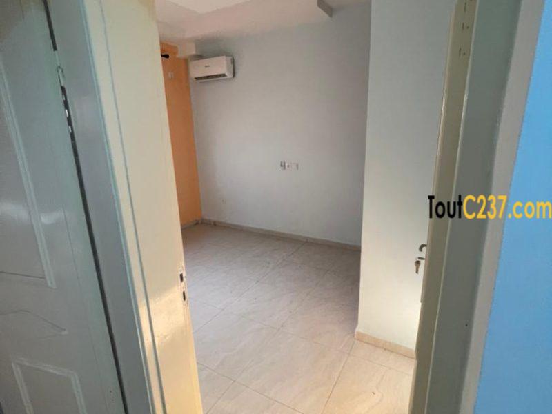 Appartement neuf à louer à Logbessou
