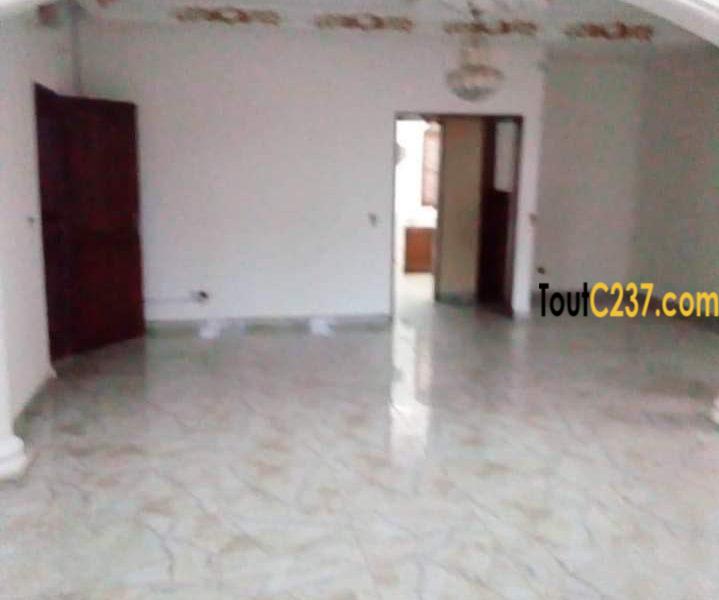 Maison en duplex à vendre à Kotto