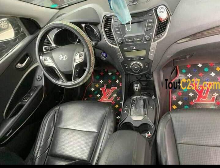 Hyundai Santa Fe à vendre à Douala