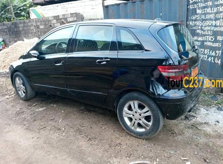 Mercedes B180 à vendre à Douala