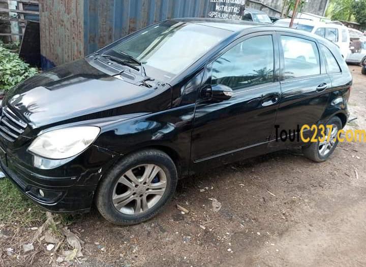 Mercedes B180 à vendre à Douala