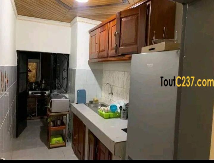 Studio Meublé à louer à Makepe