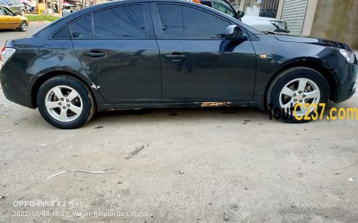 Chevrolet Cruze à vendre à Douala
